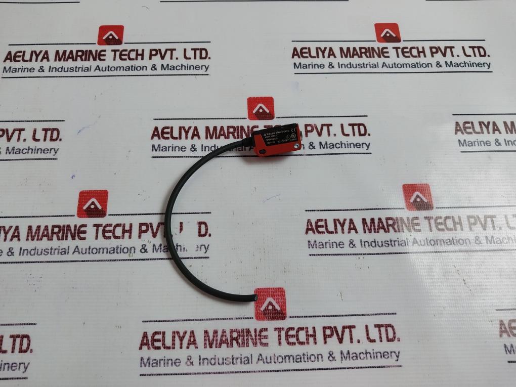 Leuze HRTR 3B/66-V Diffuse sensor with background suppression