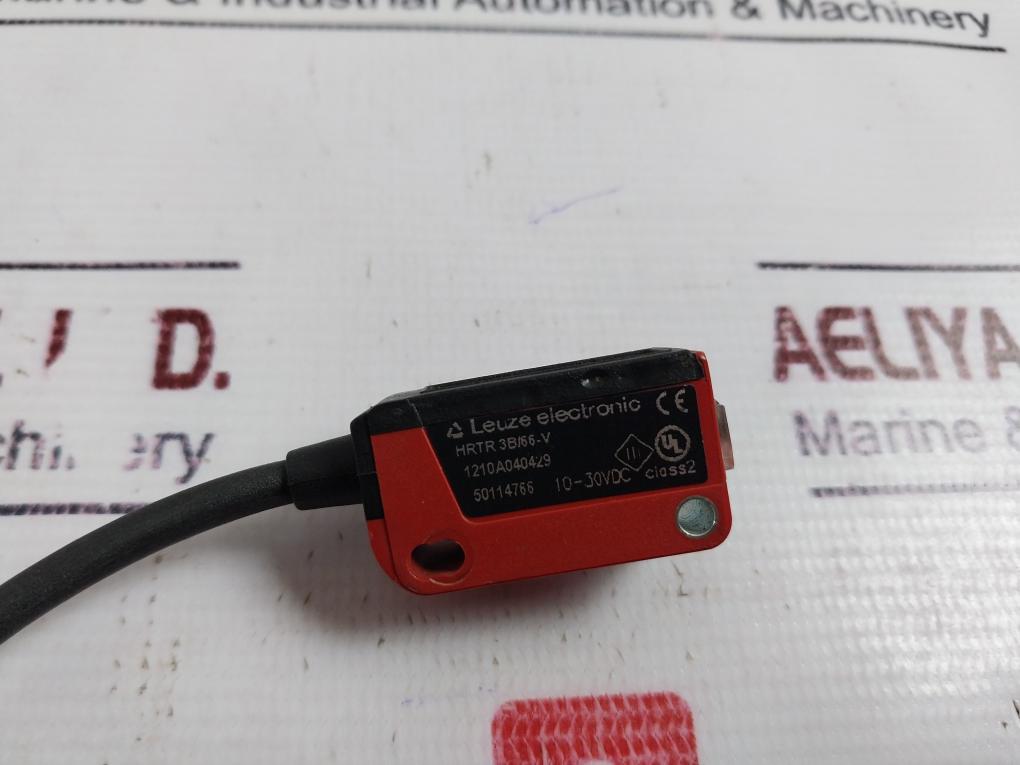 Leuze HRTR 3B/66-V Diffuse sensor with background suppression