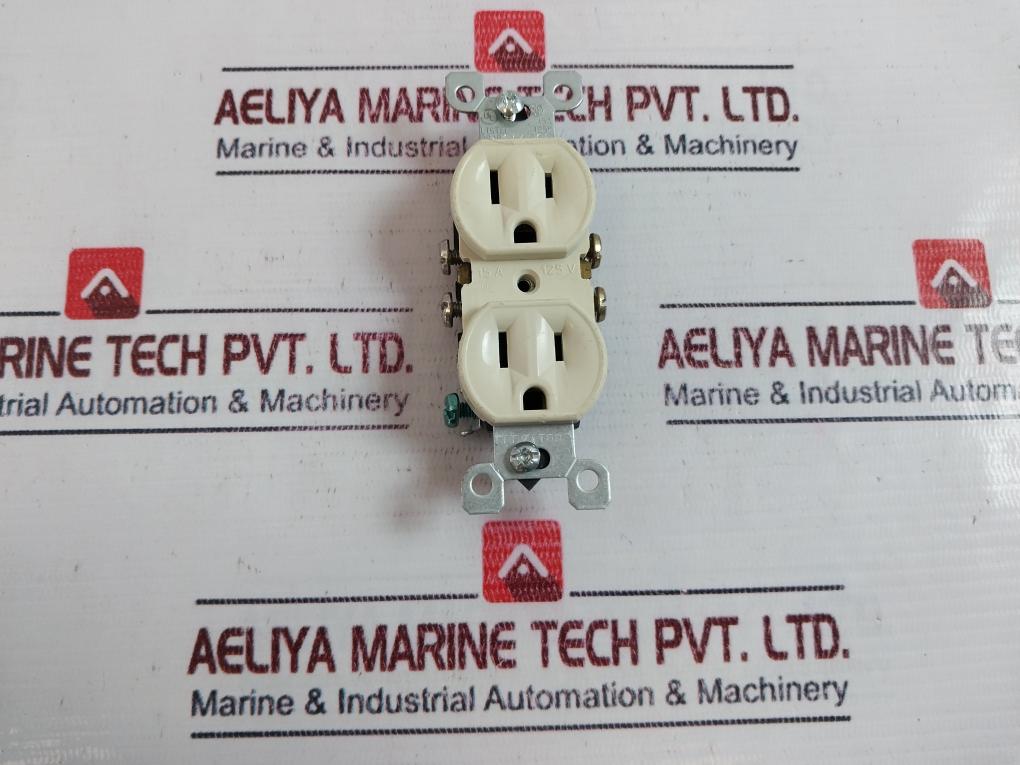 Lot of 7X Leviton 5320-ICP Duplex Receptacle 15A 125V