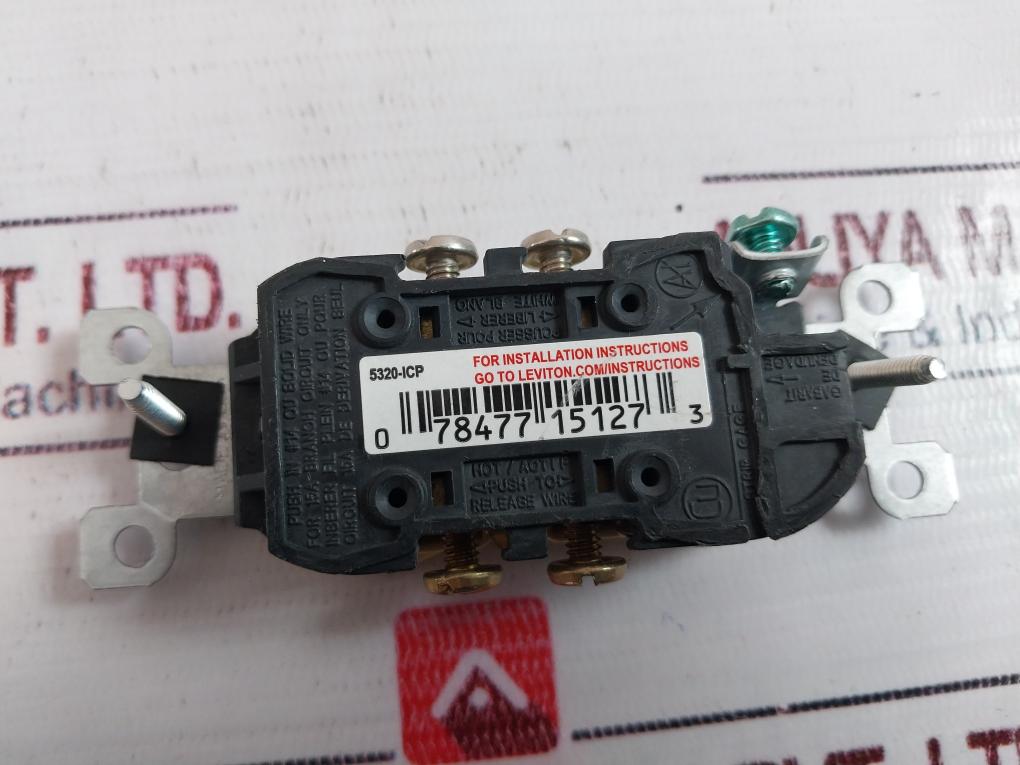 Lot of 7X Leviton 5320-ICP Duplex Receptacle 15A 125V