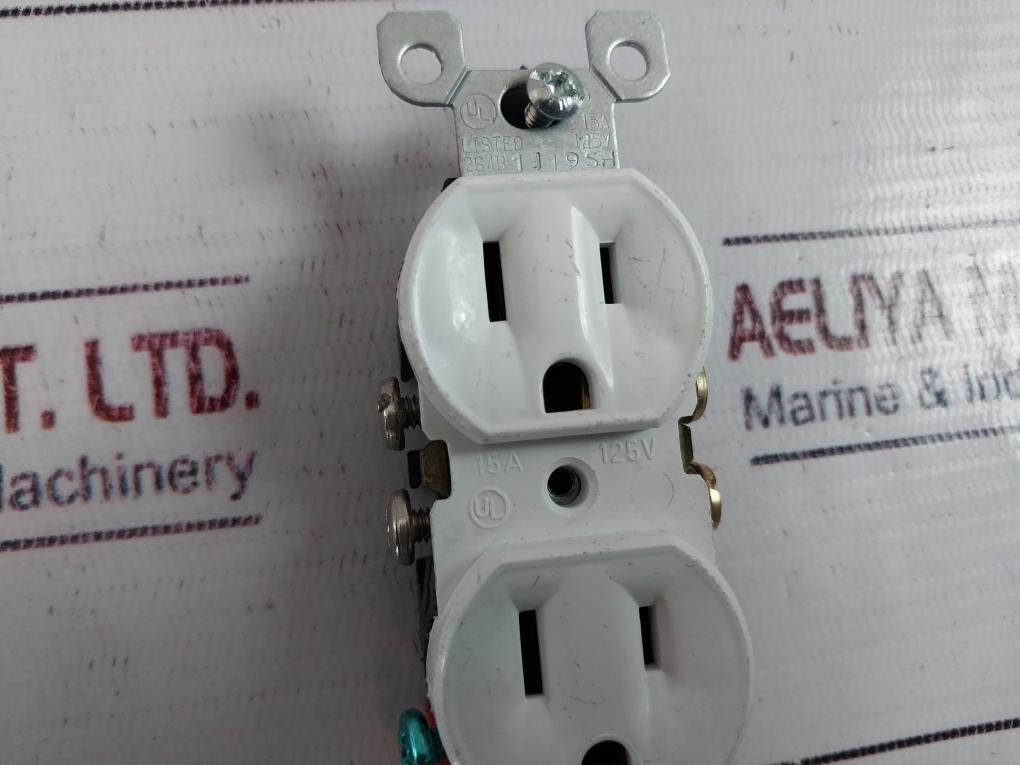 Lot of 10X Leviton 5320-WCP Duplex Receptacle 15A 125V