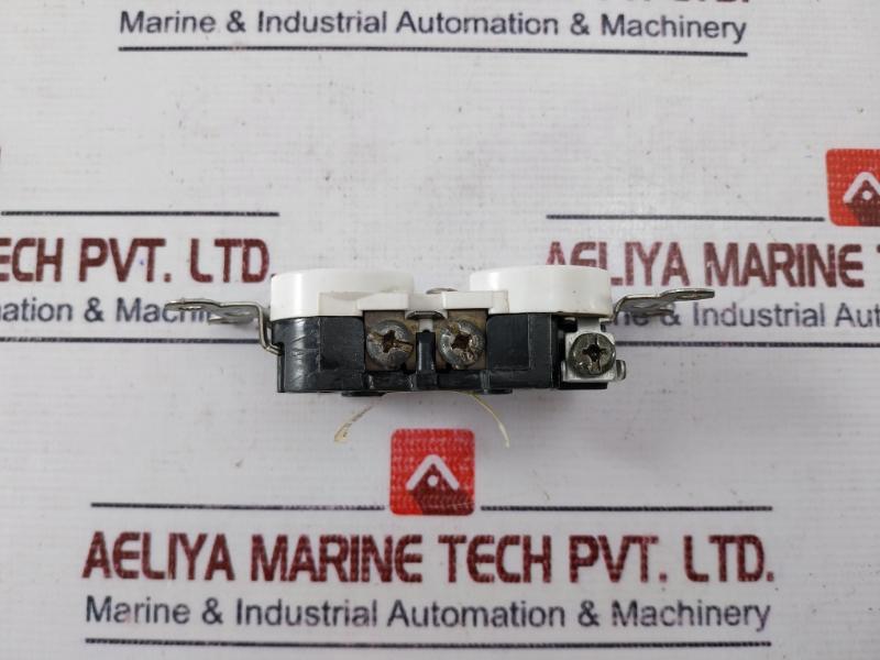 Lot Of 2X Leviton Duplex Receptacle 15A 125V