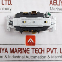 Leviton R72-5252-ws