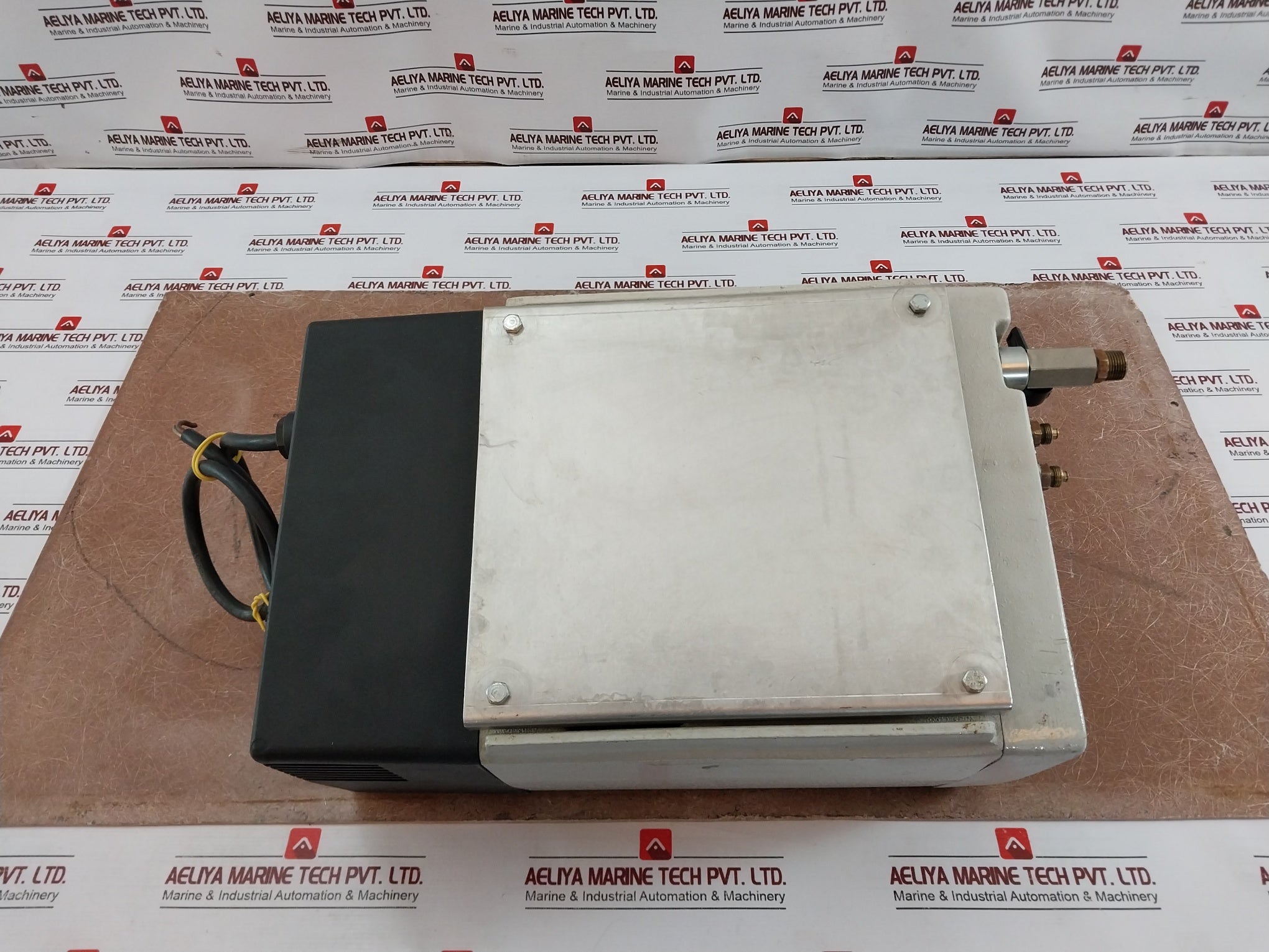 Leybold Sv25 955 03 63 Vacuum Pump 200V 5.5A Class B Ip23