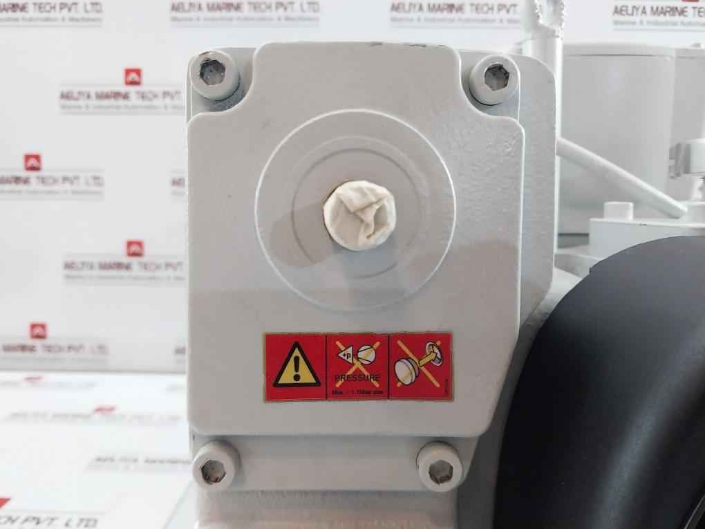 Leybold Sv 40 Bifc Sogevac Rotary Vane Vacuum Pump 1000 Mbar 180-264V V1.40