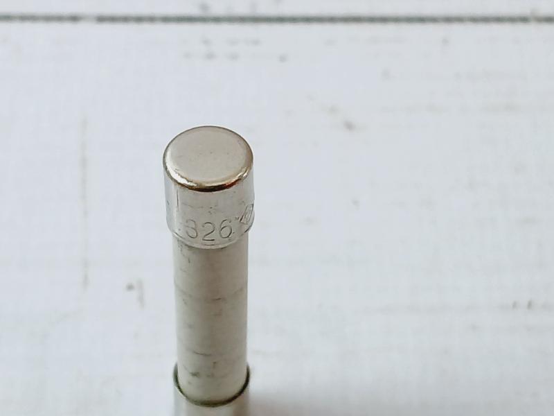 Lot of 6X LF Fuse 326 15A 250V Traceability No 140661