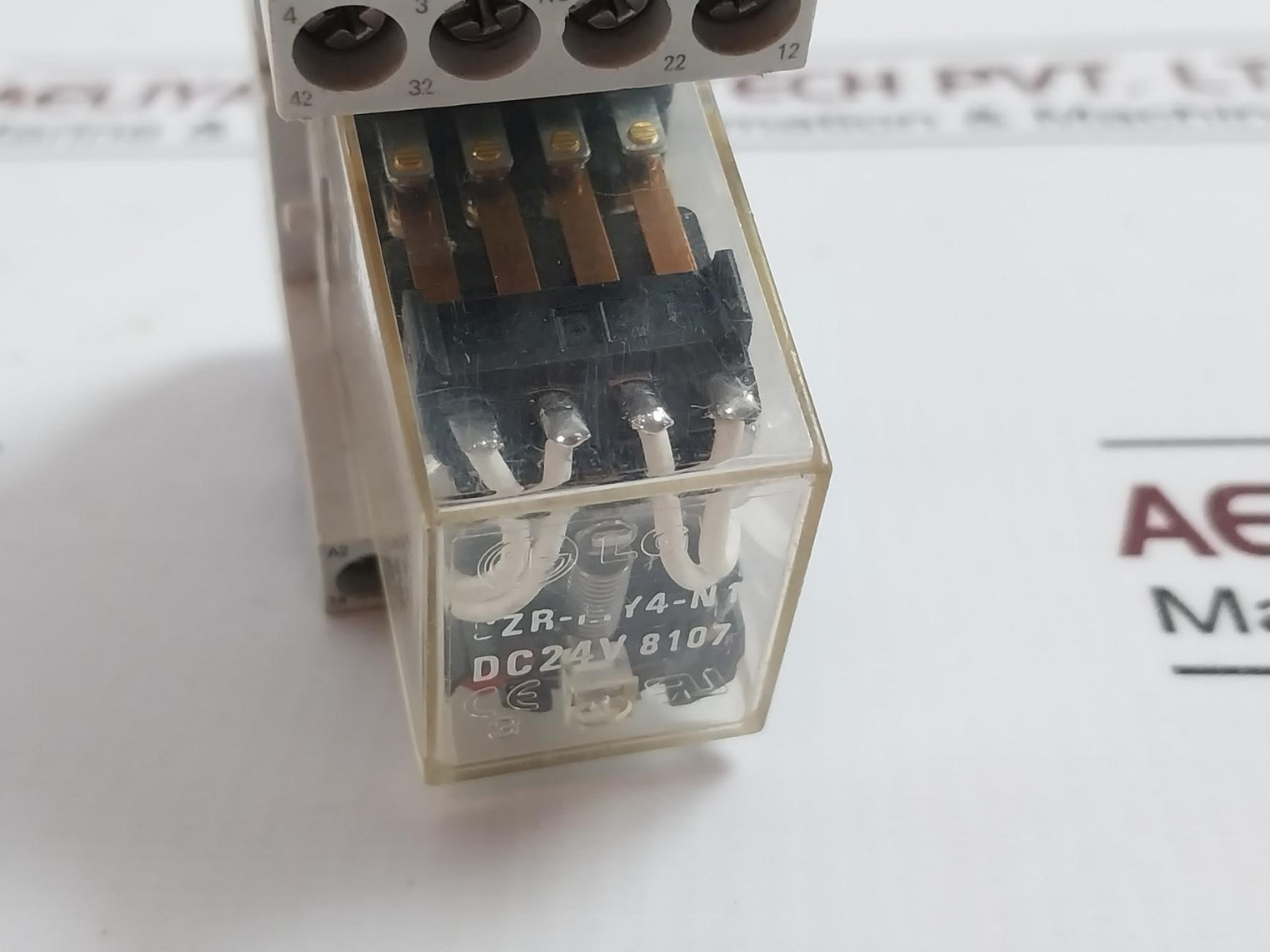 Lg Szr-my4-n1 Power Relay With Socket Cr-m4Ss, 1Svr 405 651 R3000 Dc24V 250Vac