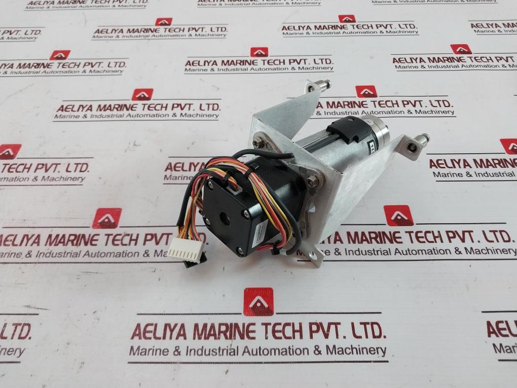 Lin Engineering 4118L-03E-02R0 Stepping Motor Rv500-100 Nas834-131 Rev: G 1.2A