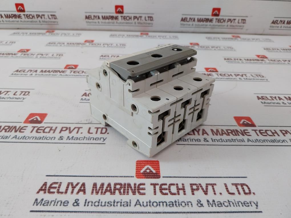 Lindner 4863.06304 Disconnect Fuse Switch 63A-440V 50Hz Ac22