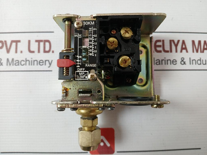 Linero Controls Hs-230 Pressure Control Switch 5-30 Kgf/Cm2 Ac 125V/250V 9147