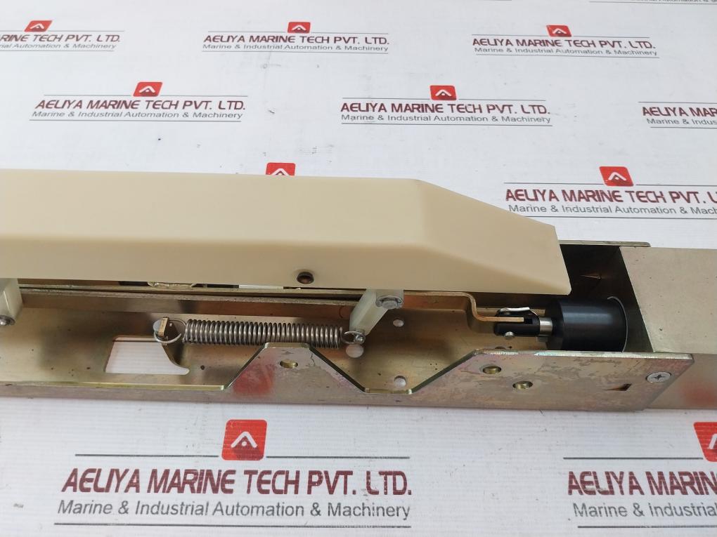 Lm Liftmaterial 0805020119 Elevator Door Header 230V