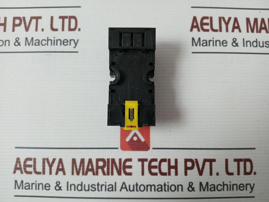 Lot of 10X Honeywell SZX-SMF-08N Track Mounted Relay Socket 5A 250VAC
