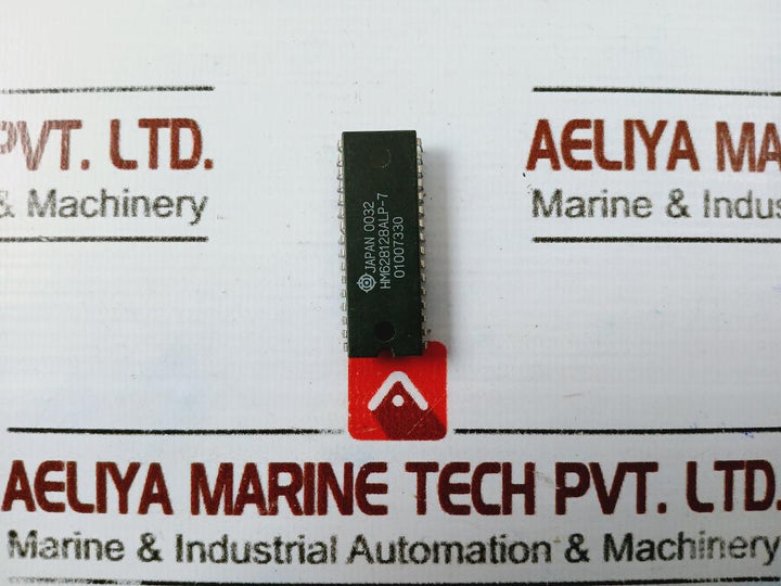 Lot of 10X HITACHI HM628128ALP-7  INTEGRATED CIRCUIT DIP-32