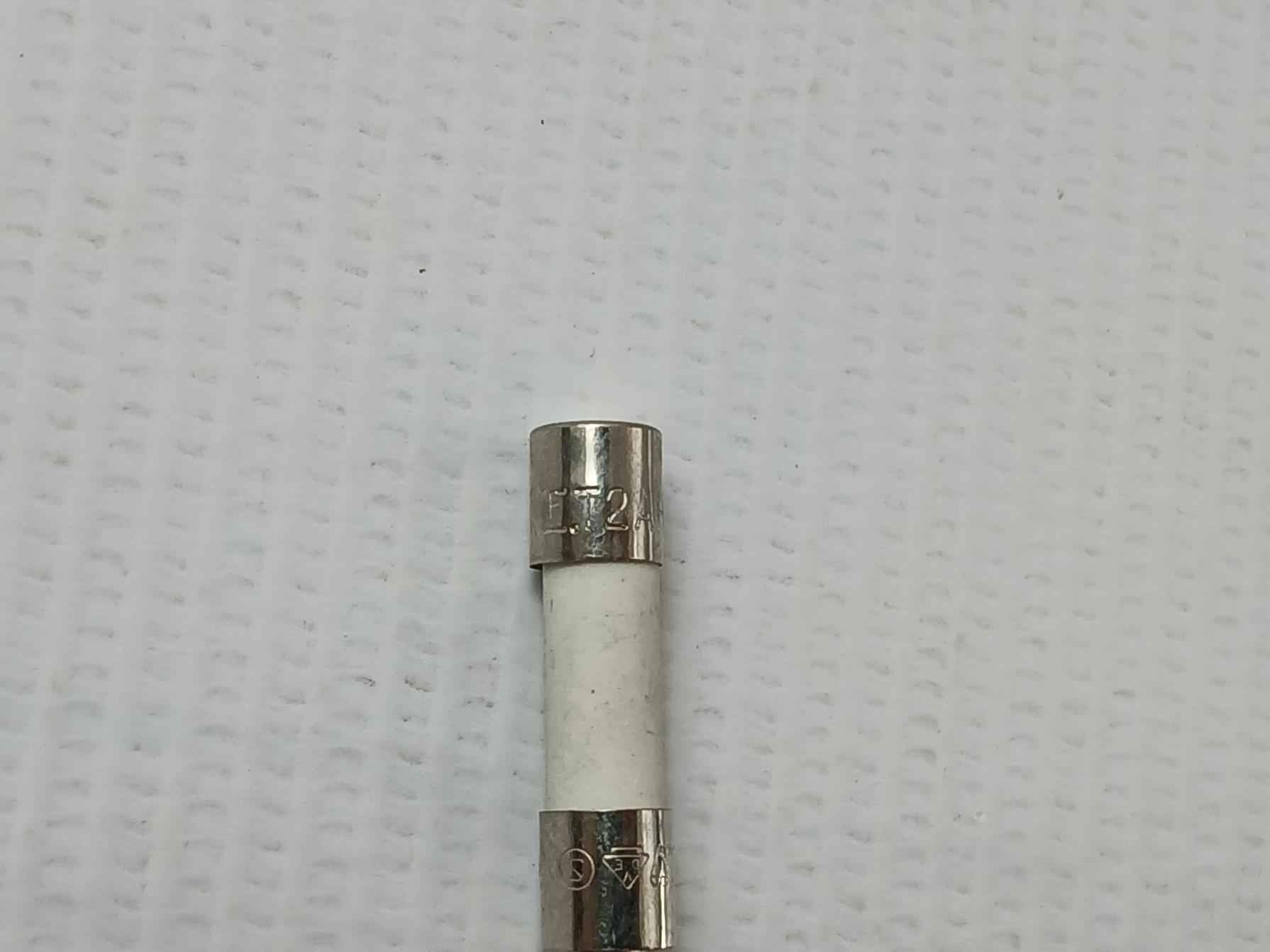 Lot Of 17X Lf-littelfuse T2Ah250V P Cartridge Fuse
