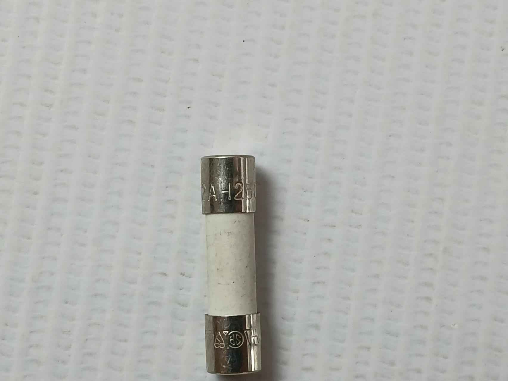 Lot Of 17X Lf-littelfuse T2Ah250V P Cartridge Fuse