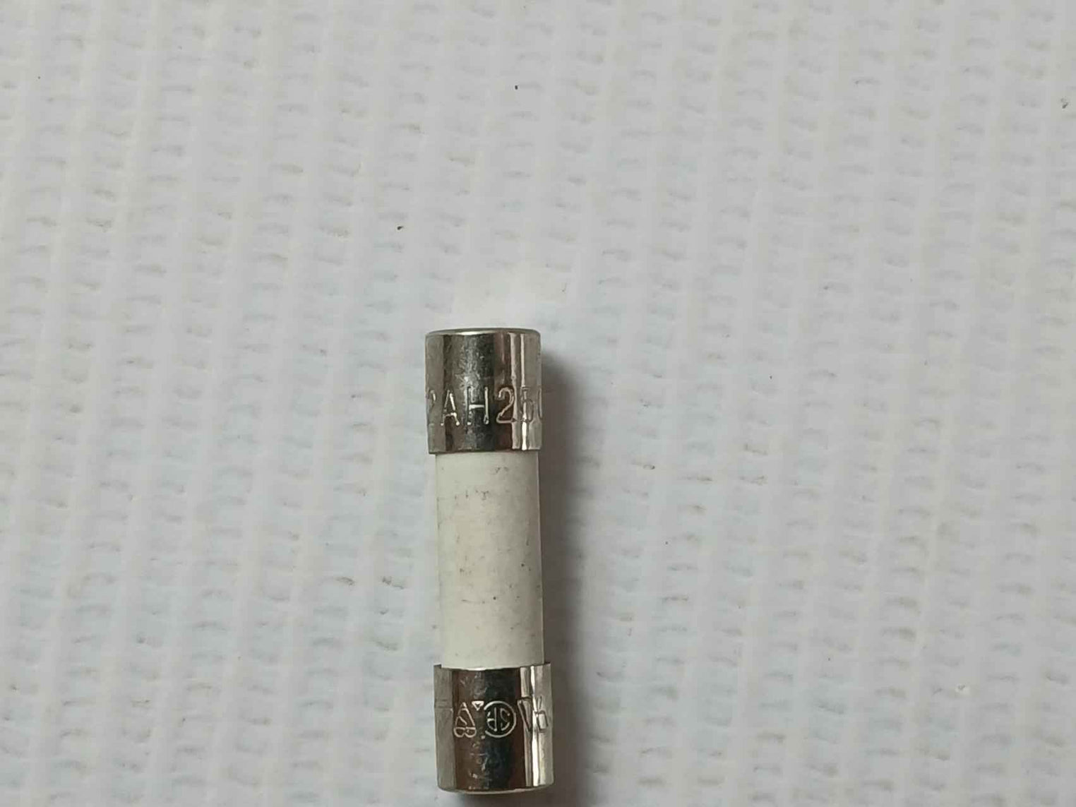 Lot Of 17X Lf-littelfuse T2Ah250V P Cartridge Fuse