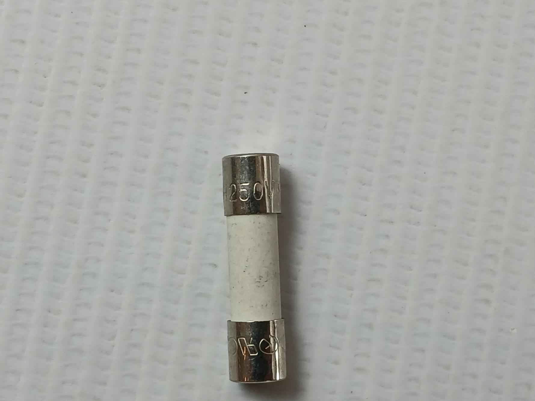 Lot Of 17X Lf-littelfuse T2Ah250V P Cartridge Fuse