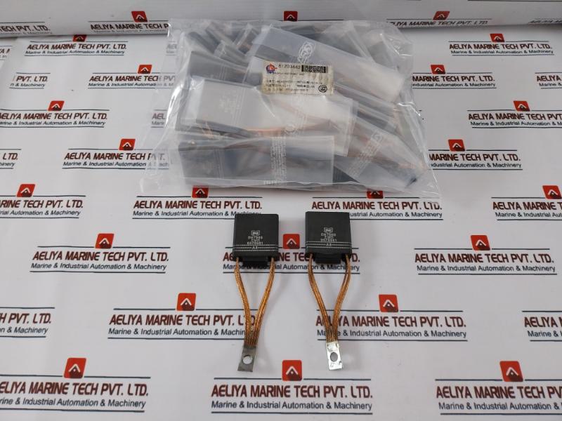 Lot of 13X National Carbon DE7000 Brush, 9578681