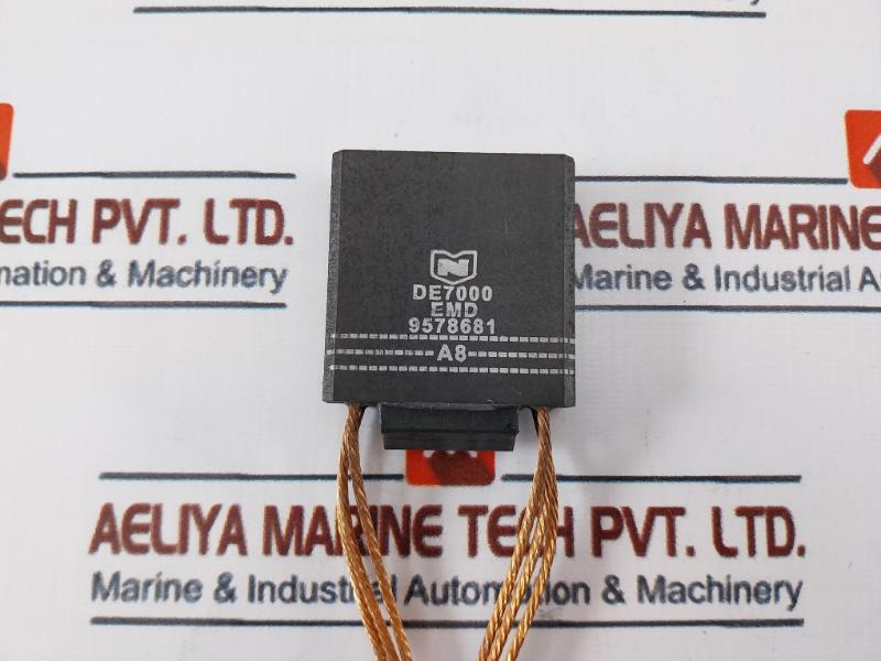 Lot of 13x National Carbon DE7000 Brush, 9578681