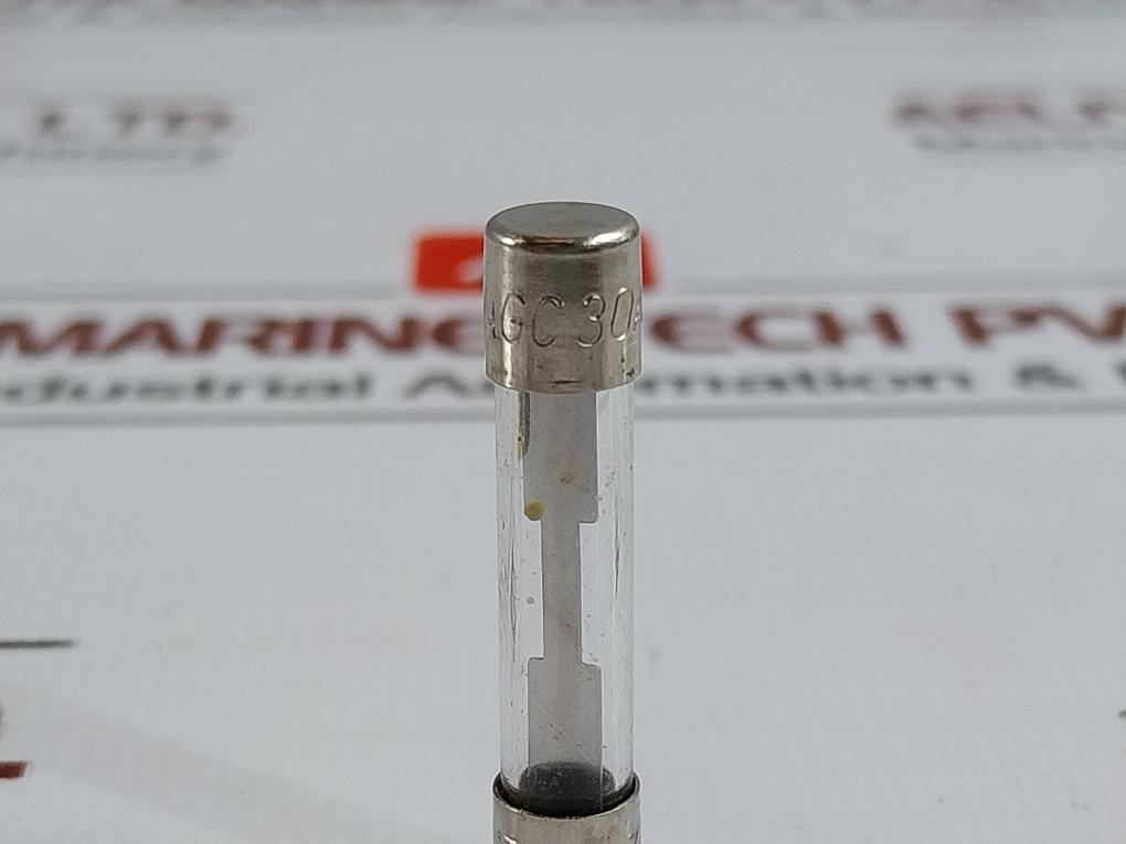 Lot of 19X Buss AGC-30A Glass Tube Fuse 32V, 4XH53