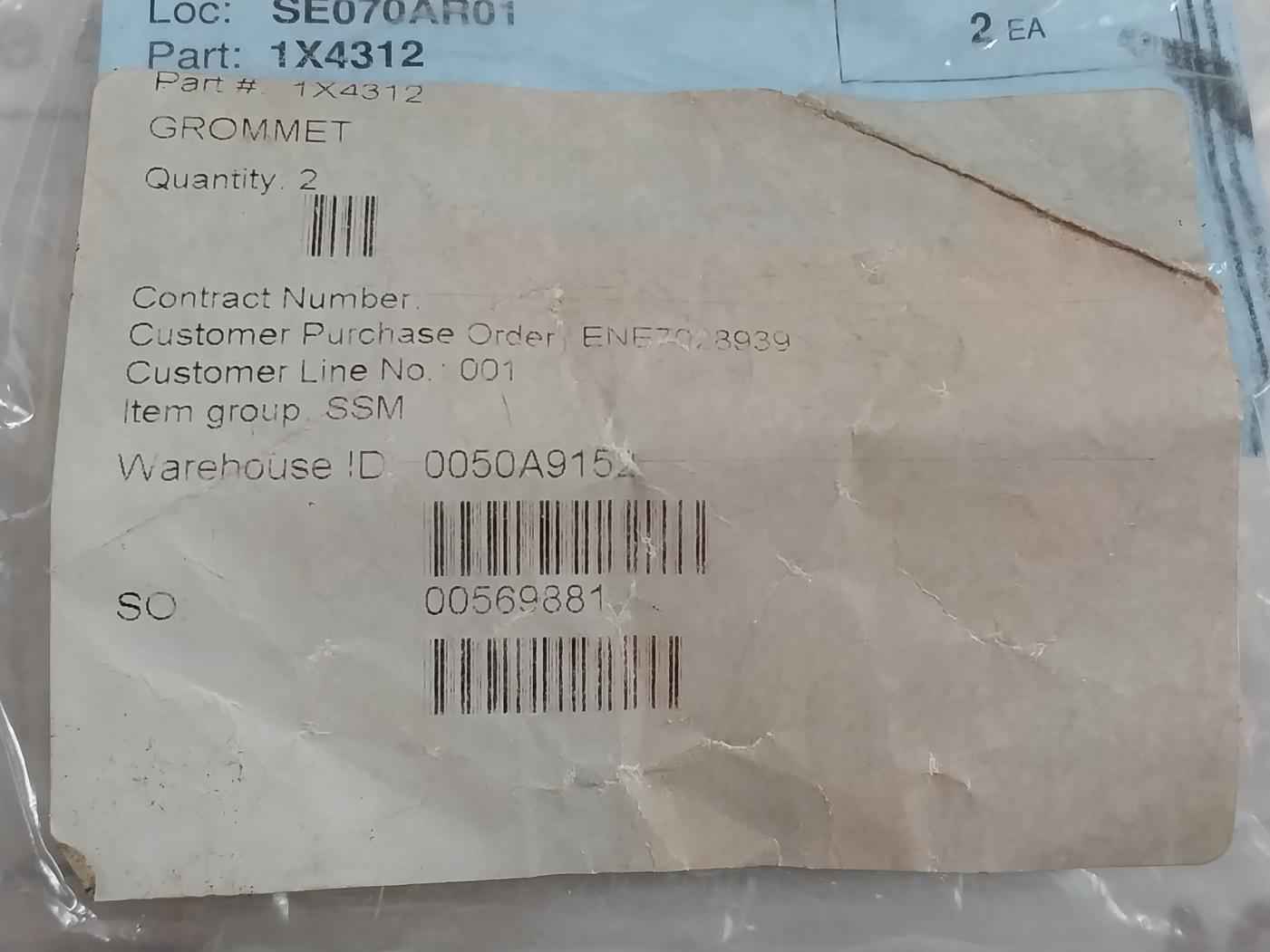 Lot Of 2X 1X4312 Grommet