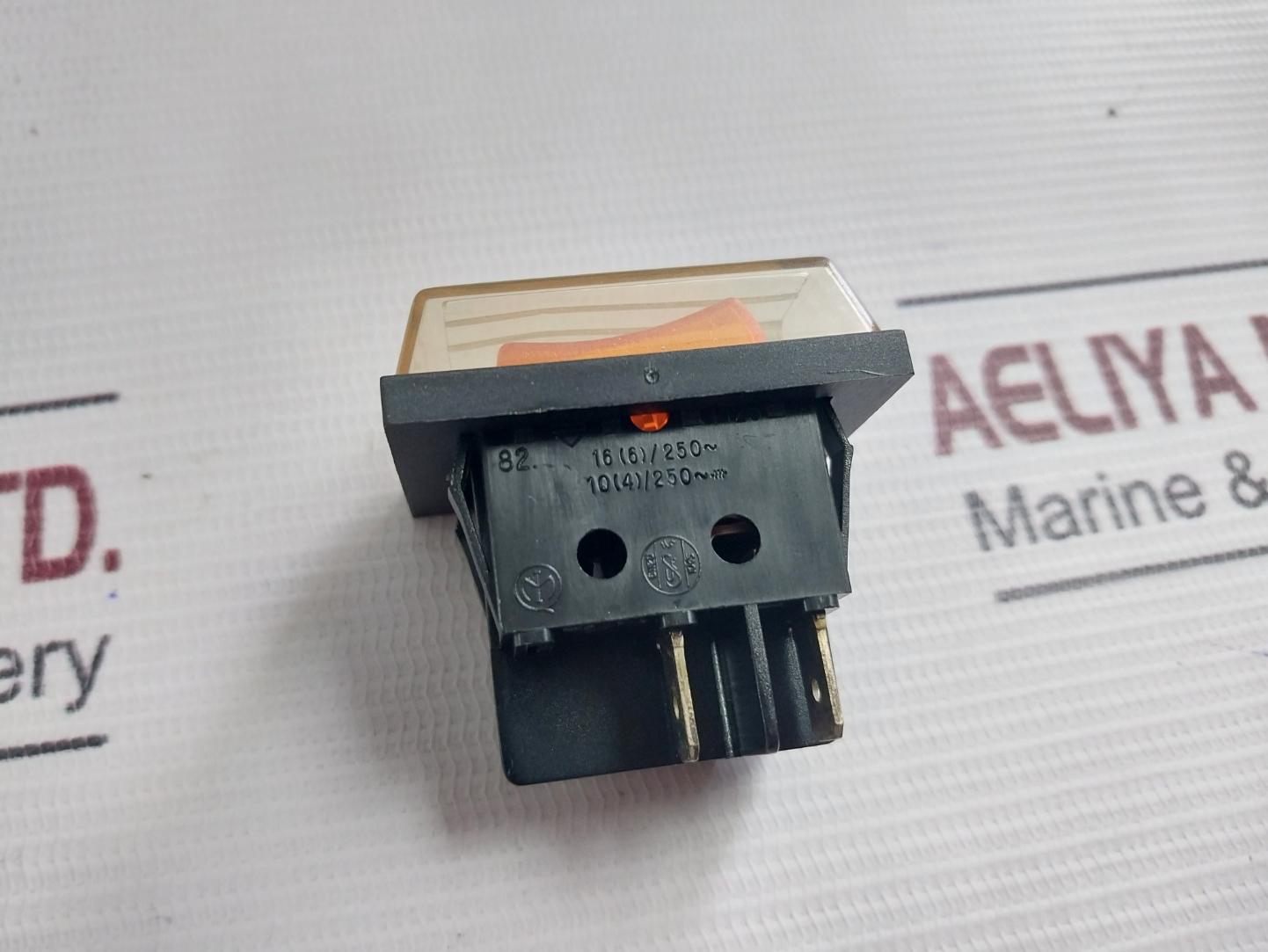 Lot Of 2X 321300-0006 82 Switch For Hot Bain 16 (6)/250