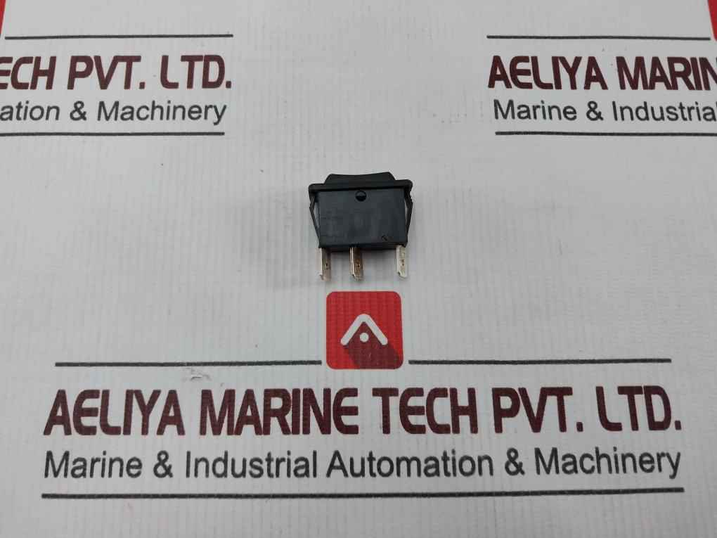 Lot Of 2X Arcolectric C1522At Panel Switch F/Early Generation Ax 16(4)A 250Vac