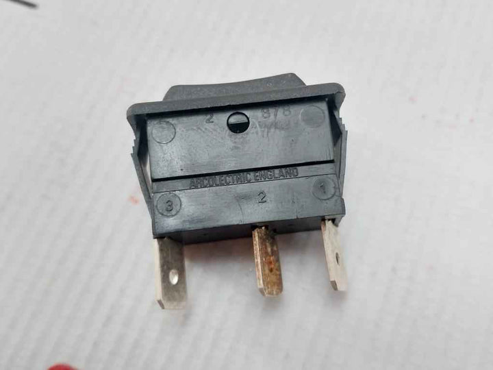 Lot Of 2X Arcolectric C1522At Panel Switch F/Early Generation Ax 16(4)A 250Vac