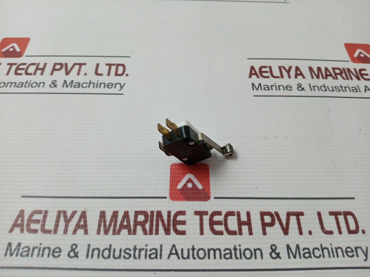 Lot Of 2X Cherry E2150K0 Roller Miniature Pressure Switch 0.1A 125 Vac