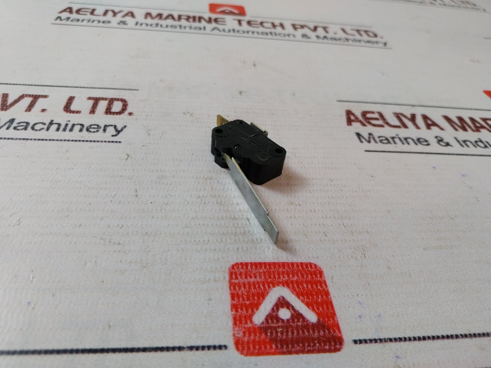 Lot of 2X Crouzet Ipso 209/00145/00 Microswitch W/ Lever 10A 250V- 209/00145/00