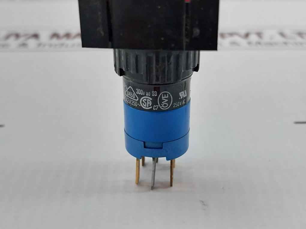 Lot Of 2X Eao 31-261.022 Actuator 300V Ac 5A