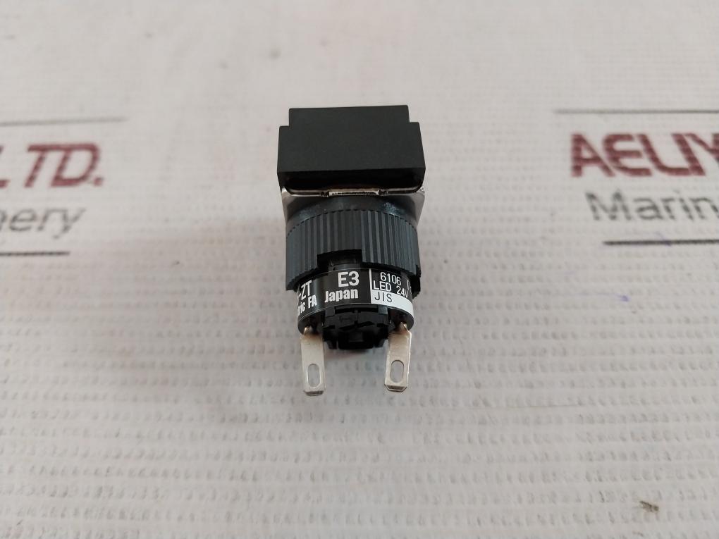 Lot of 2X Fuji Electric AH165-ZT Pushbutton Switch LED 24V 6106 E3