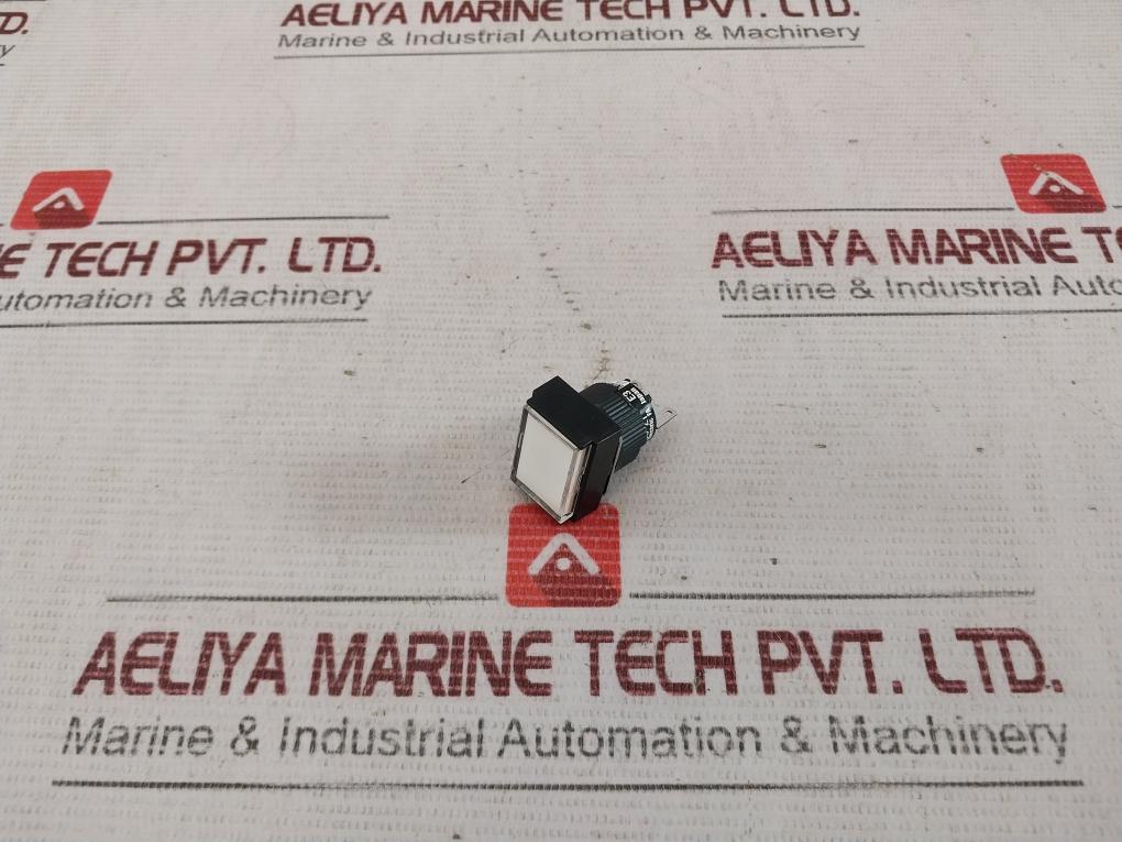 Lot of 2X Fuji Electric AH165-ZT Pushbutton Switch LED 24V 6106 E3