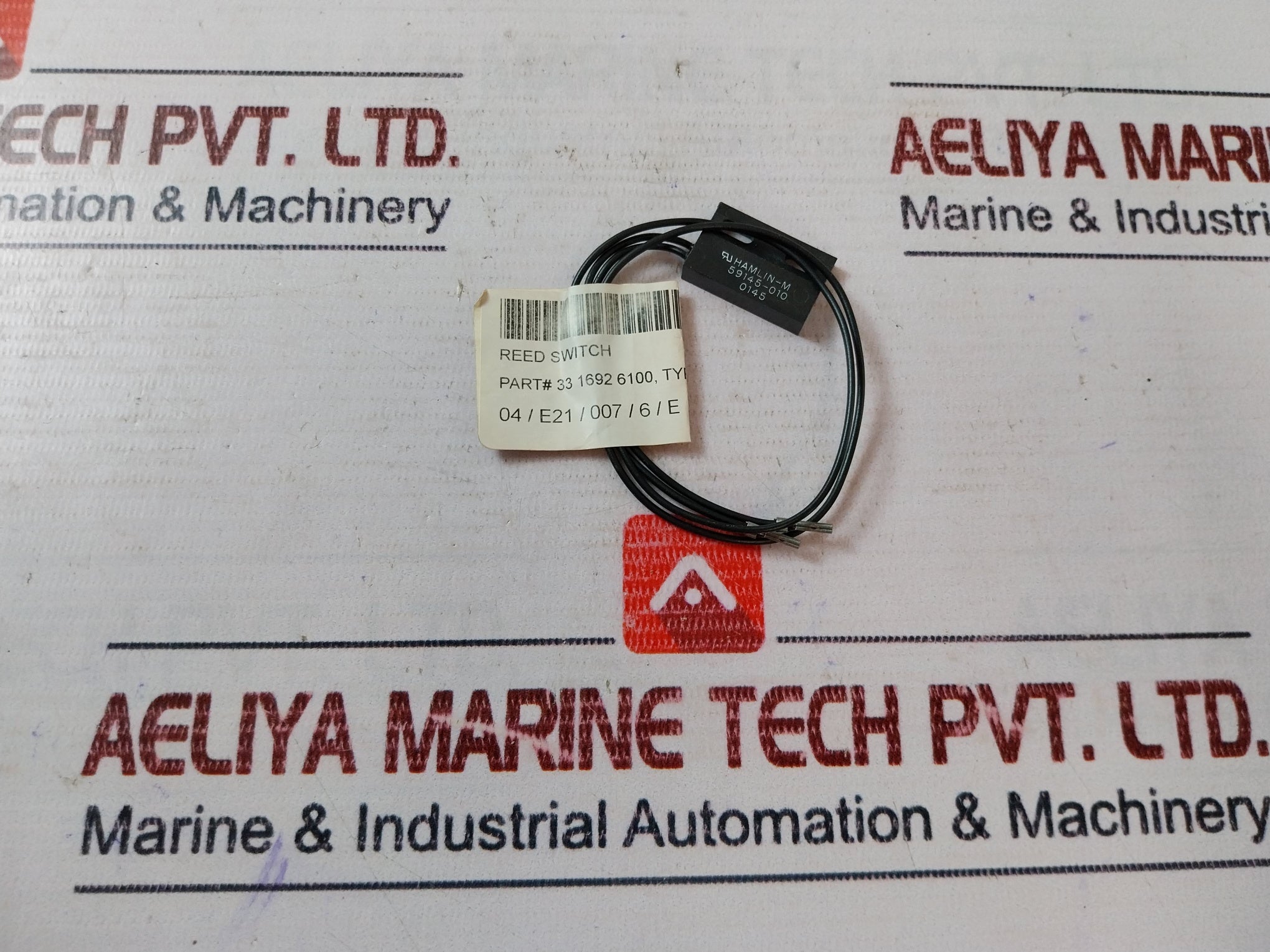 Lot of 2X Hamlin 59145-010 Reed Sensor 33 1692 6100 62.036 8001-8274