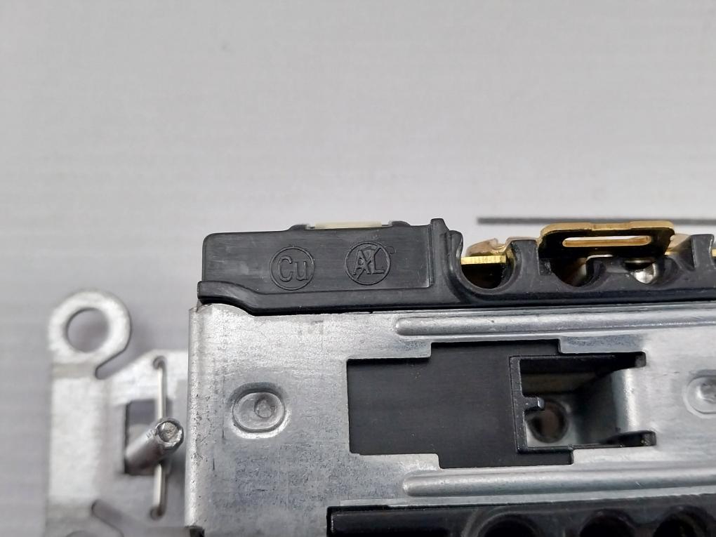 Lot Of 2X Hubbell Spec Grade Duplex Receptacle 20A 125V