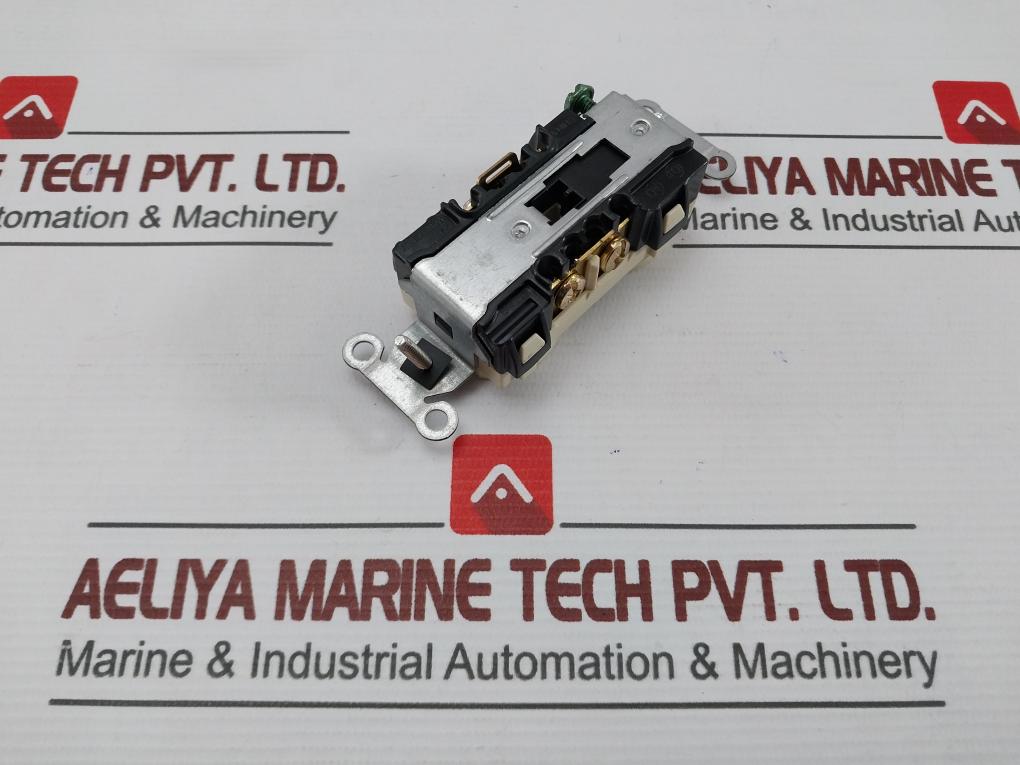 Lot Of 2X Hubbell Spec Grade Duplex Receptacle 20A 125V