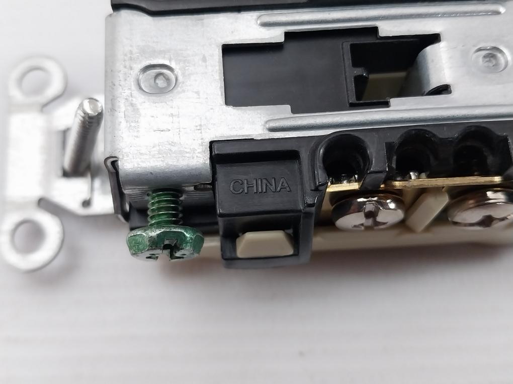 Lot Of 2X Hubbell Spec Grade Duplex Receptacle 20A 125V