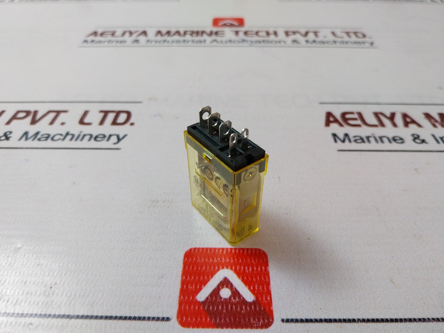 Lot Of 2X Idec Rh1B-u Spdt Control Relay 10A 240Vac E0254-2