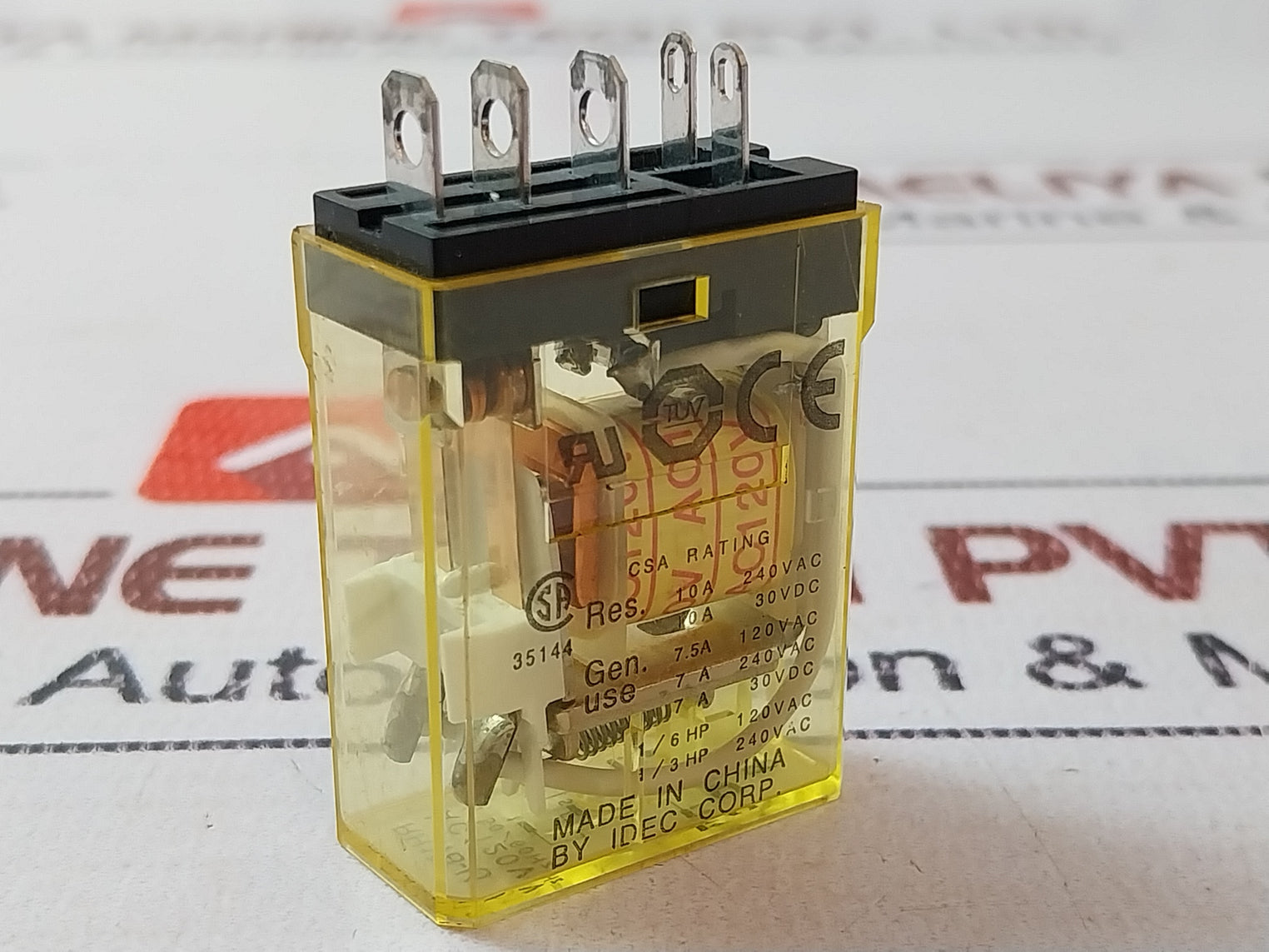 Lot Of 2X Idec Rh1B-u Spdt Control Relay 10A 240Vac E0254-2