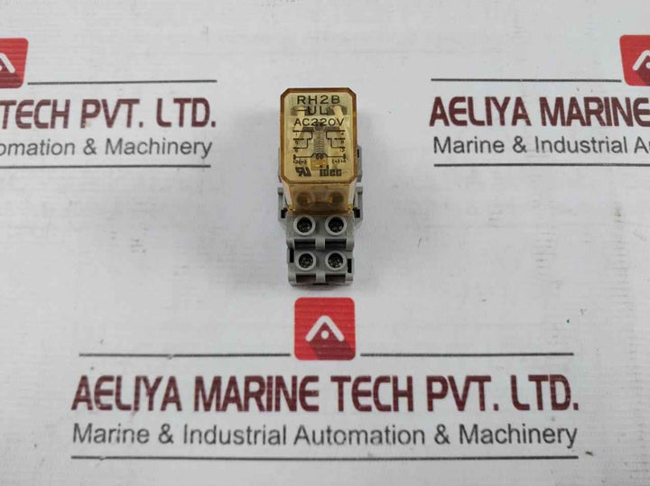 Lot Of 2X Idec Rh2B-ul Power Relay With Base Ac220V 7.5A 120Vac Sh2B-05C