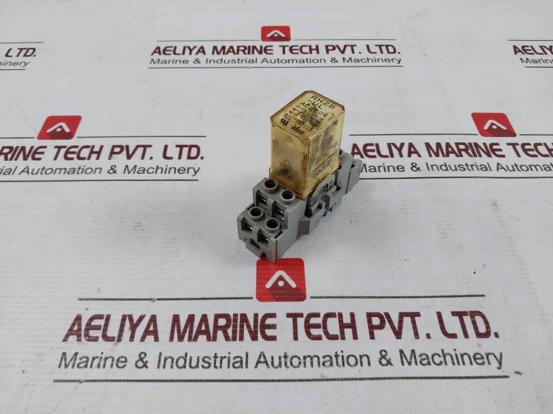 Lot Of 2X Idec Rh2B-ul Power Relay With Base Ac220V 7.5A 120Vac Sh2B-05C