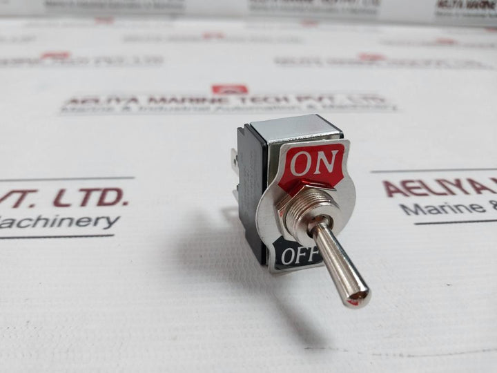Lot Of 2X MULTICOMP MCR13-28A-01 Toggle Switch On-Off Spst Non Illuminated
