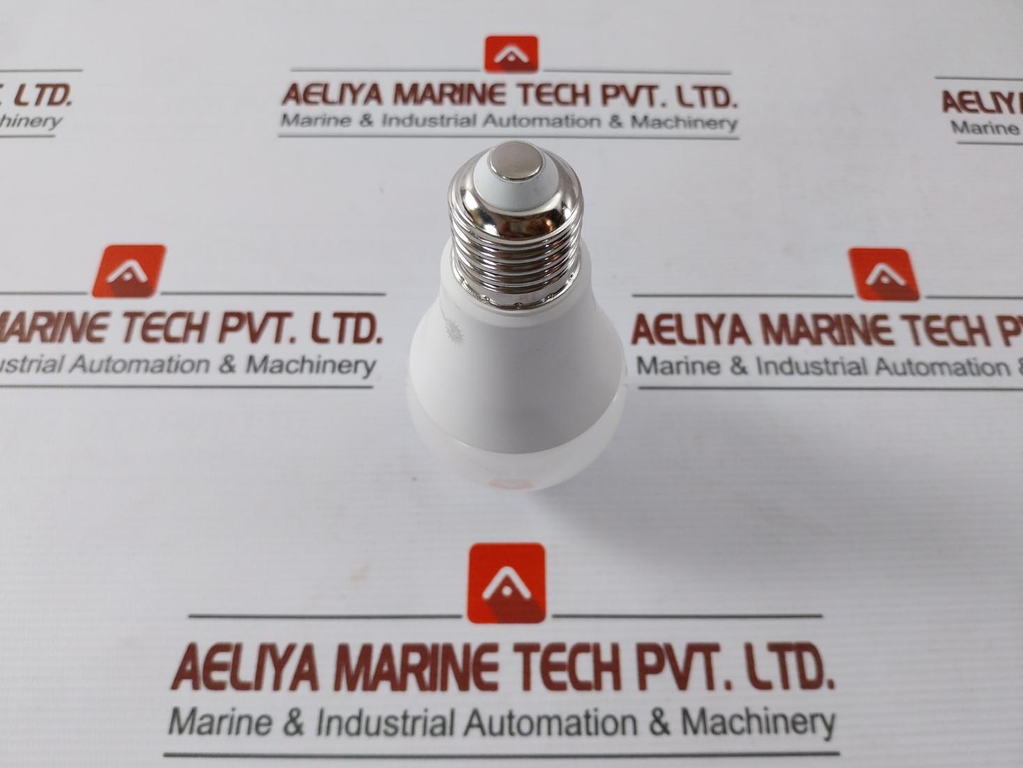 Lot Of 2X OGMAX 231004 LED Bulb 100–265VAC 9W