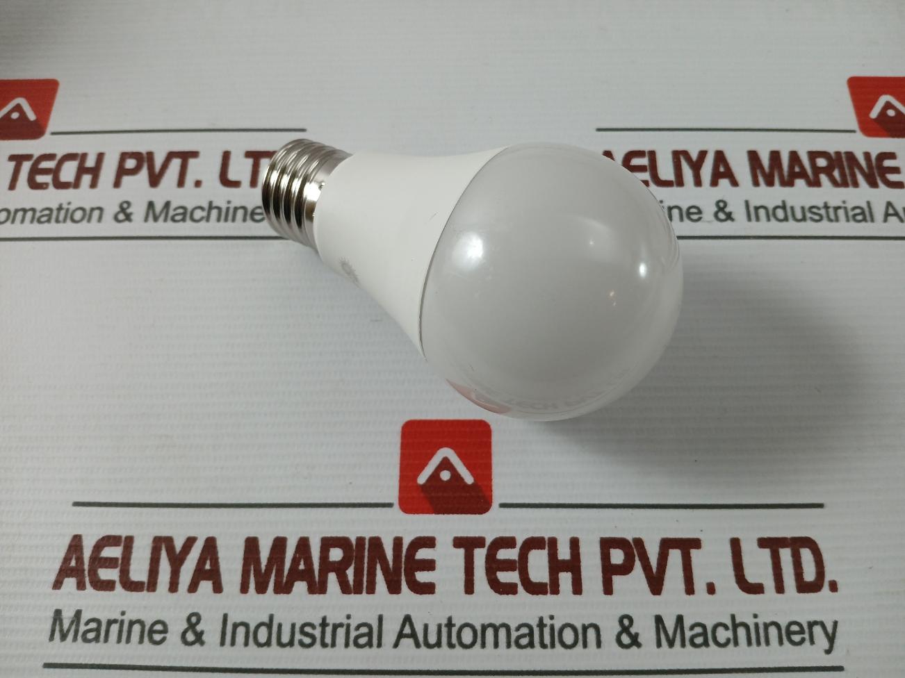 Lot Of 2X Ogmax E27 Led Bulb