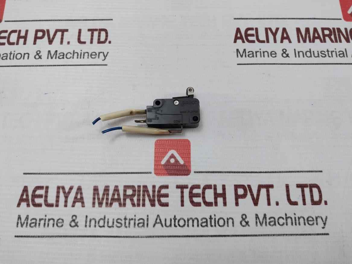 Lot Of 2X Omron D2Mv-1L22-1C3 Miniature Basic Microswitch 1986Raa