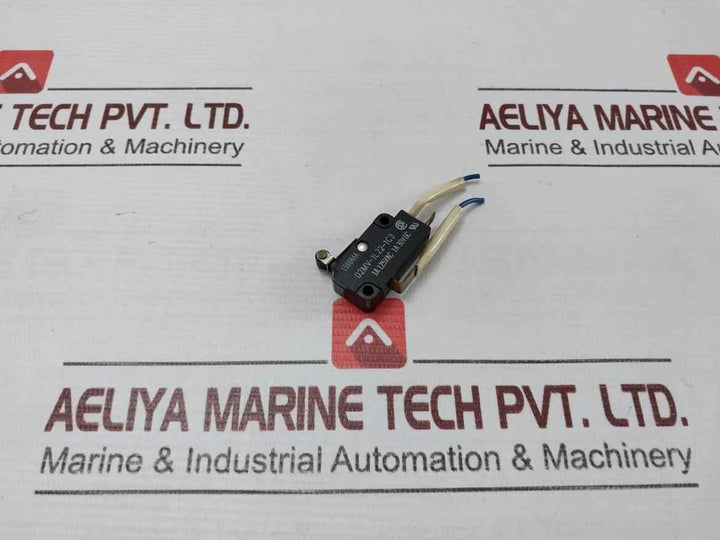 Lot Of 2X Omron D2Mv-1L22-1C3 Miniature Basic Microswitch 1986Raa