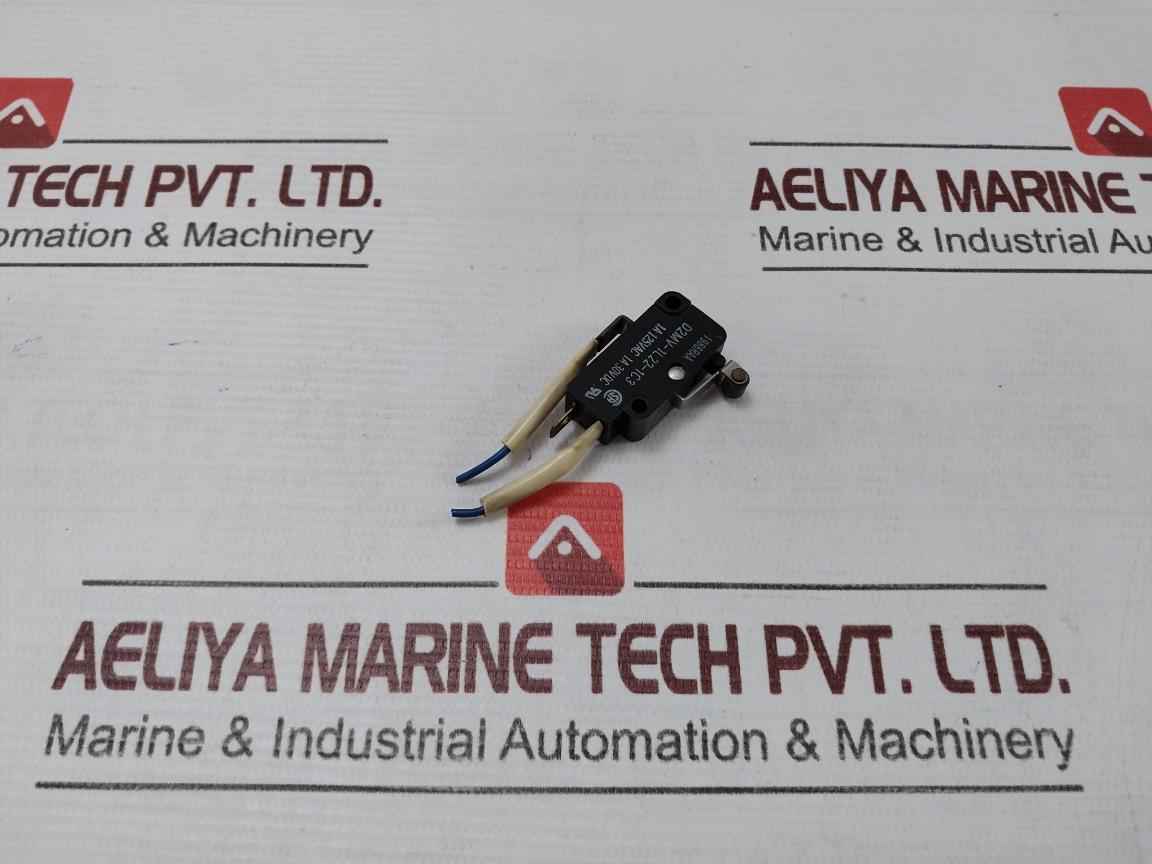 Lot Of 2X Omron D2Mv-1L22-1C3 Miniature Basic Microswitch 1986Raa