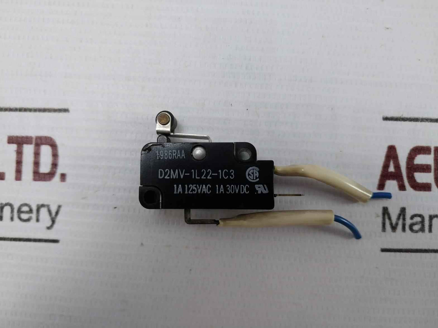 Lot Of 2X Omron D2Mv-1L22-1C3 Miniature Basic Microswitch 1986Raa