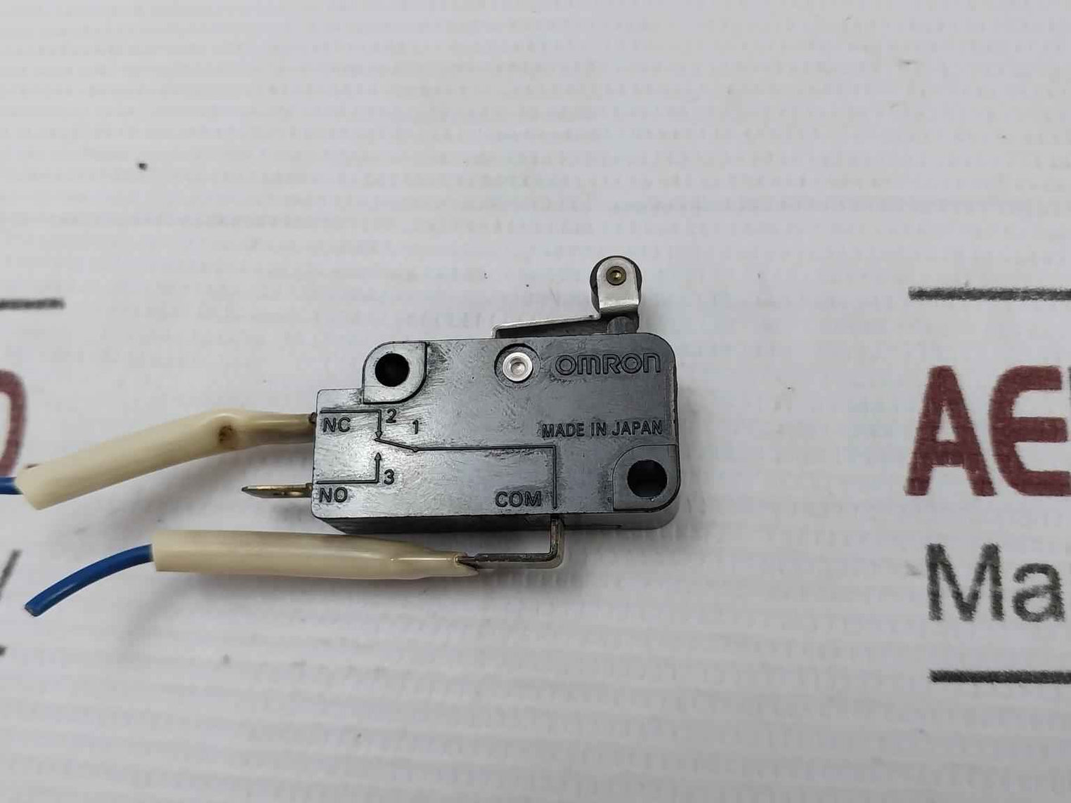 Lot Of 2X Omron D2Mv-1L22-1C3 Miniature Basic Microswitch 1986Raa