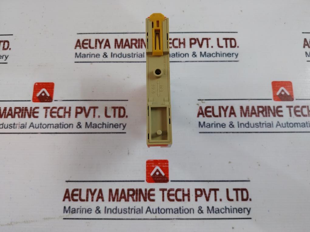 Lot Of 2X Omron G2R-1-sni (S) General Purpose Relay With Socket 230Vac~